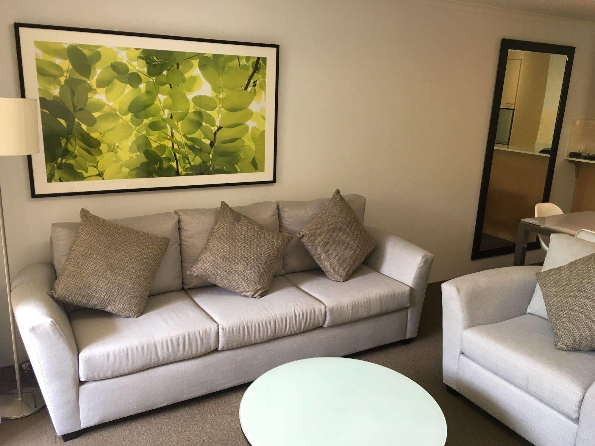 Oxley Court Serviced Apartments Canberra Exterior foto